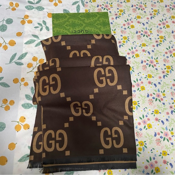 GUCCI Brown Fringed Scarf with Big C Logo - Picture 1 of 7